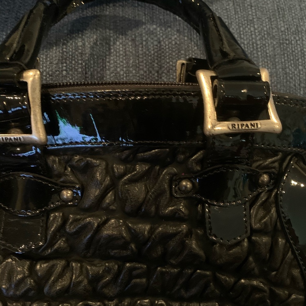 Handbags - Picture 3 of 4